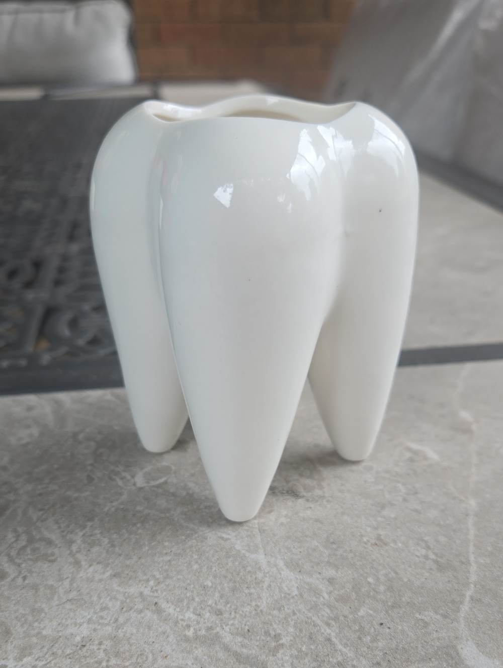White Ceramic Tooth-Shaped Vase